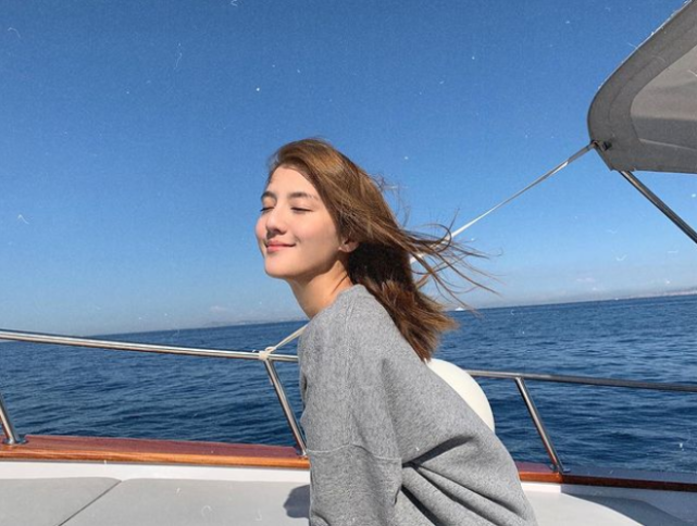 施伯雄|施伯雄为女友新剧打call,被问和吴千语婚礼进度,低调回应被赞