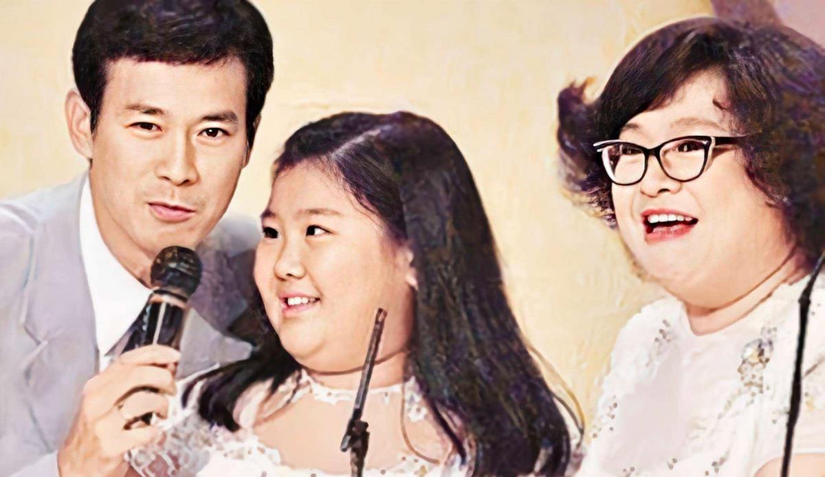 郑欣宜|郑欣宜开演唱会,郑少秋带两个妹妹去捧场,不见继母官晶华