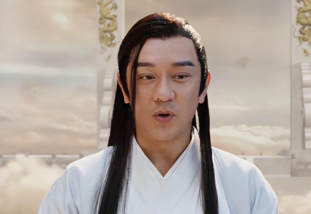 韩剧|过气港星内地捞金成“万人嫌”，直播拍烂片，身材走形被嘲像怀孕