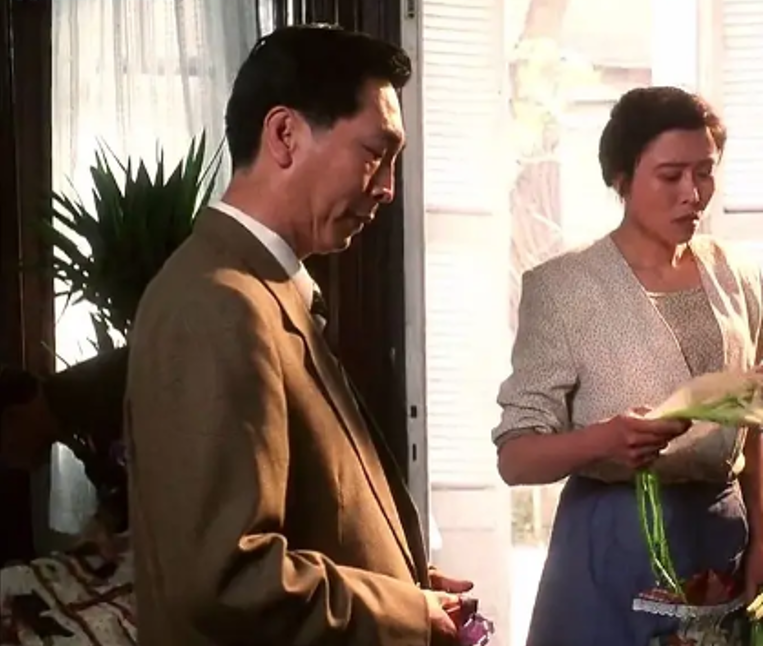 丁嘉丽|丁嘉丽：年轻时没管好下半身，后半生为此付出了代价！