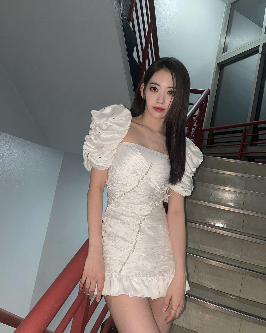 完美无瑕|LESSERAFIM宫胁咲良,变身冷美人,跨越可爱的魅力,完美无瑕美貌