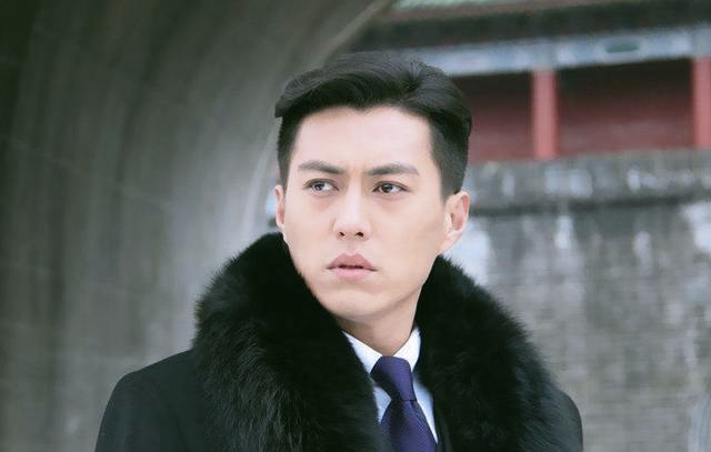 靳东|靳东背后真实身份曝光，拍戏只是他爱好，做演员是他的副业