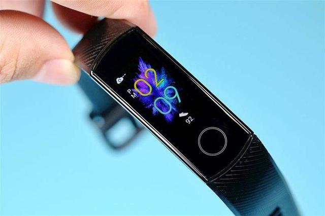 传感器|荣耀手环5上市已三年 为何仍是同类产品中的佼佼者