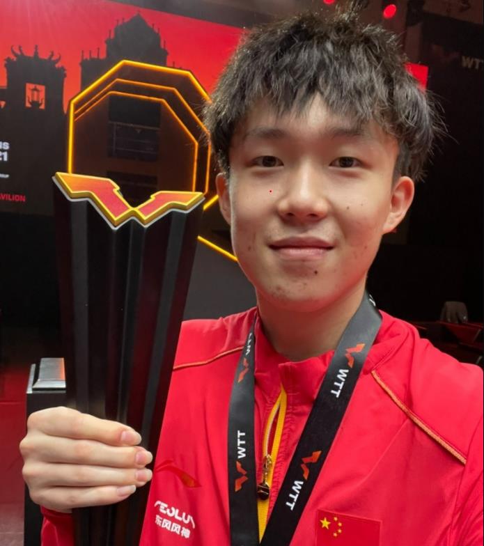蒯曼|双冠王！18岁天才少女蒯曼大爆发，获得人生第一个成年赛冠军！