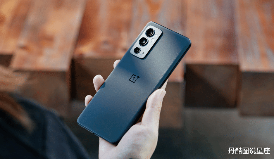 手机厂商为降低成本，而阉割的“5大功能”，你手机还保留哪些？