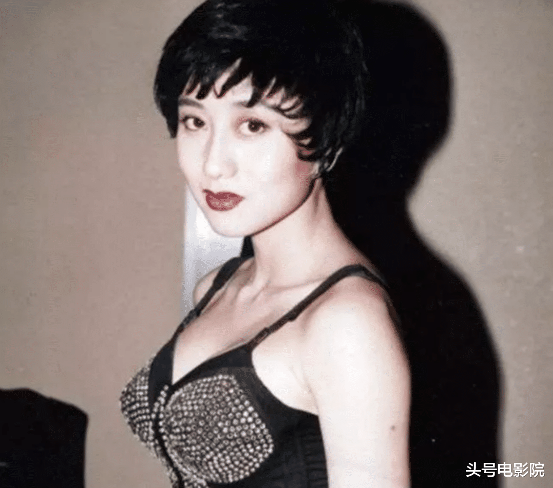 李连杰|59岁李连杰模样大变!双眼皮怪异,脖子肿,淡出影坛20亿都给老婆