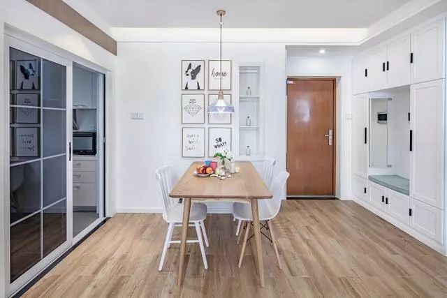 太羡慕闺蜜家了！房子装修这漂亮，半包才花了18万！