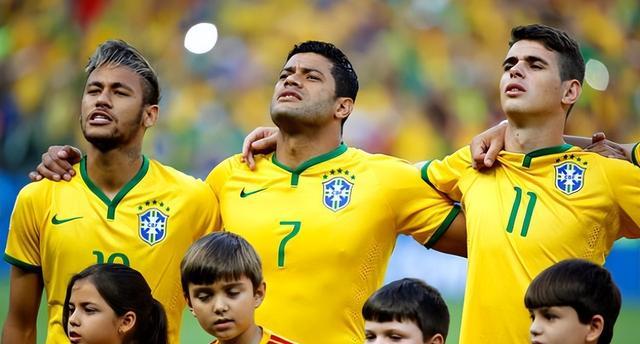 巴西队|恭喜巴西队！大罗之后最强中锋浮现：传射俱佳身体硬，世界杯可期