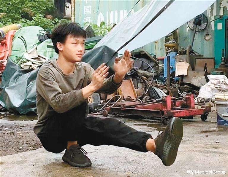 医生|肛肠科医生尝试“叶问蹲”，“菊花”隐隐作痛，成了自己科新患者