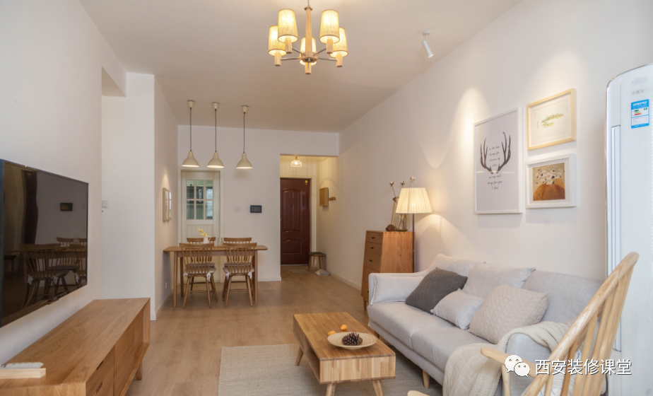 沙发与电视墙互换,成就更多收纳