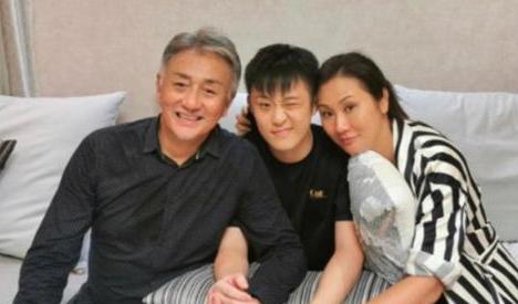 吴岱融|知名演员吴岱融:为儿子花400万买房,疑似定居新加坡