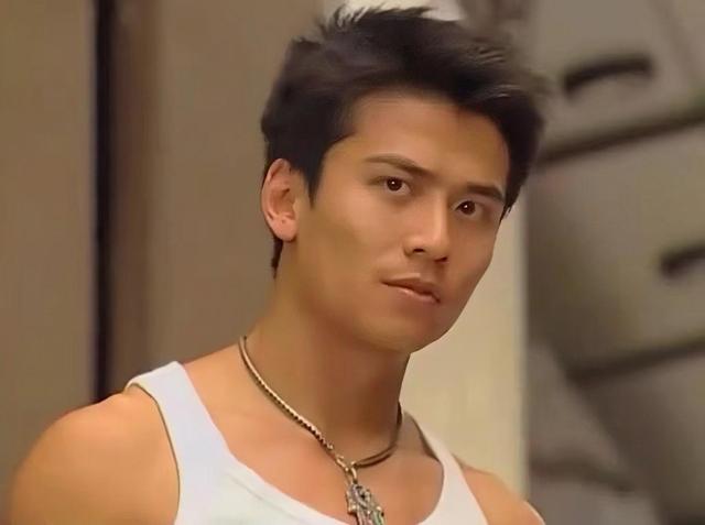 唐文龙|香港知名男星被曝与内地女友低调结婚，年过50岁仍想生小孩