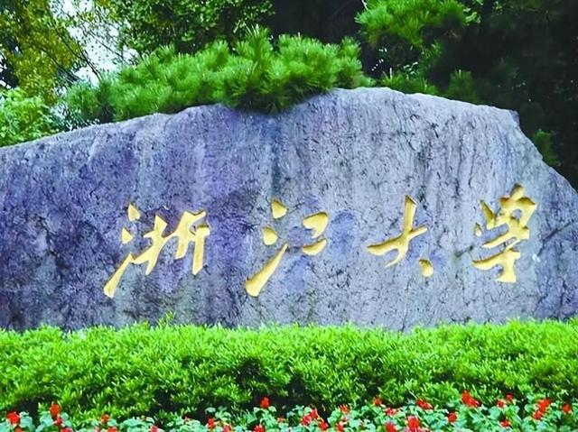 江苏一女工人车库遇16岁孤儿,含泪收养,15年后被回报1530万