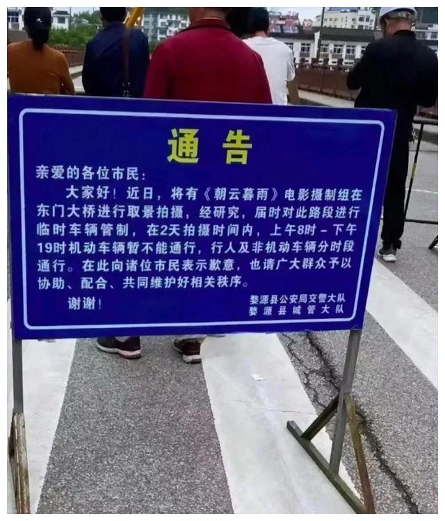 李易峰|李易峰首次公开露面，又一顶流男星私照流出！网友：看吐了