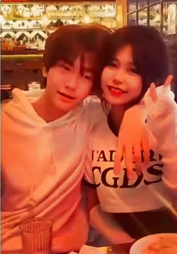 郭涛|15岁石头来片场为郭涛庆生!长相清秀颜值高,身材魁梧变肌肉男