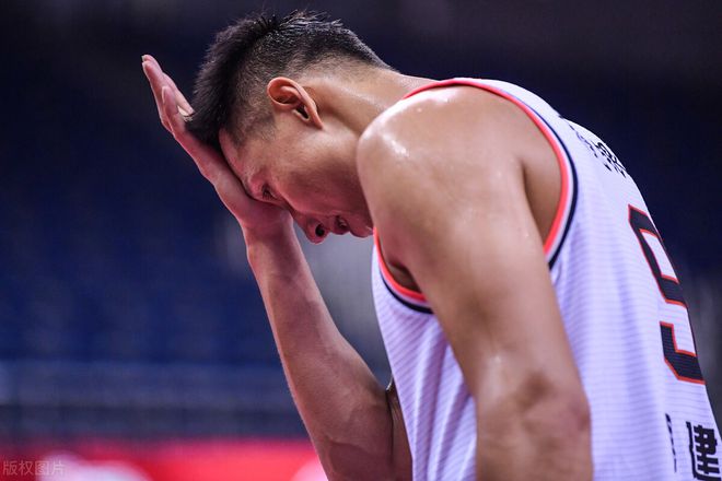 易建联|宏远球迷哭了！易建联正式发表声明，杜锋朱芳雨没看错人
