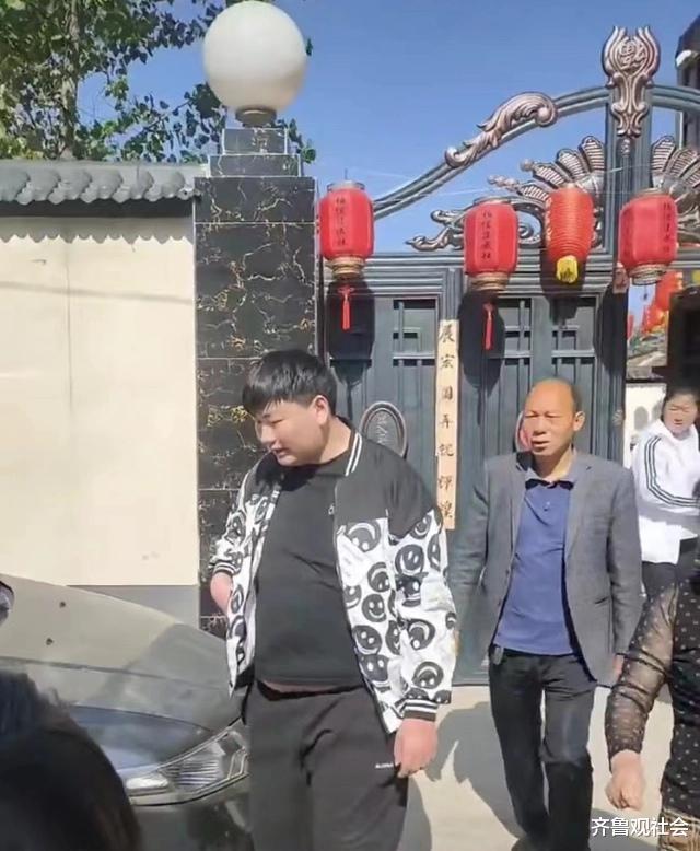 朱之文|大衣哥携朱小伟会亲家 出手阔绰礼品多 大衣嫂给新媳妇提一大要求