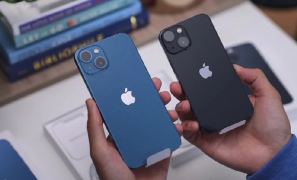 iPhone|如果把手机升级到最新系统，会有一些卡顿的，而且耗电量会比较大