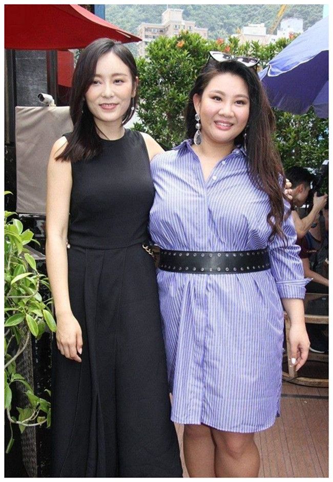 鹿晗|75岁郑少秋和郑欣宜同台,互相鼓励略显客气,一头黑发成焦点