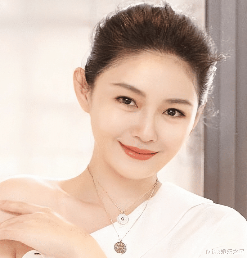 刘诗诗|4小时要价450万!传大S要转型开启直播带货,网友:很有自信