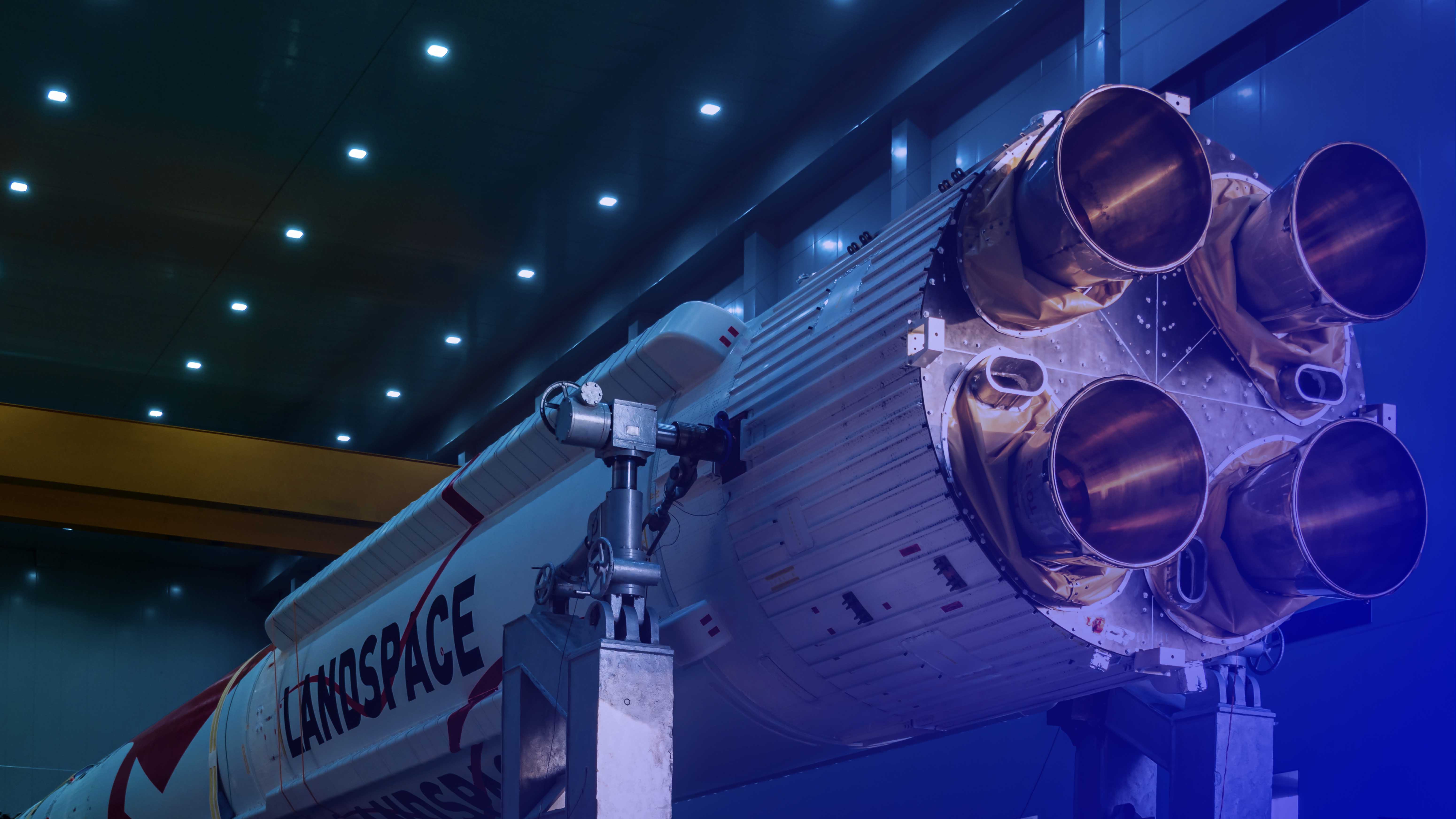 从这个高温燃气涡轮排出的气体速度挺高的,可以作为一个小火箭使用