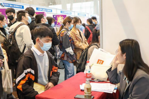 求职|研究生求职遭遇“滑铁卢”，第一学历这么重要？是该找新出路了