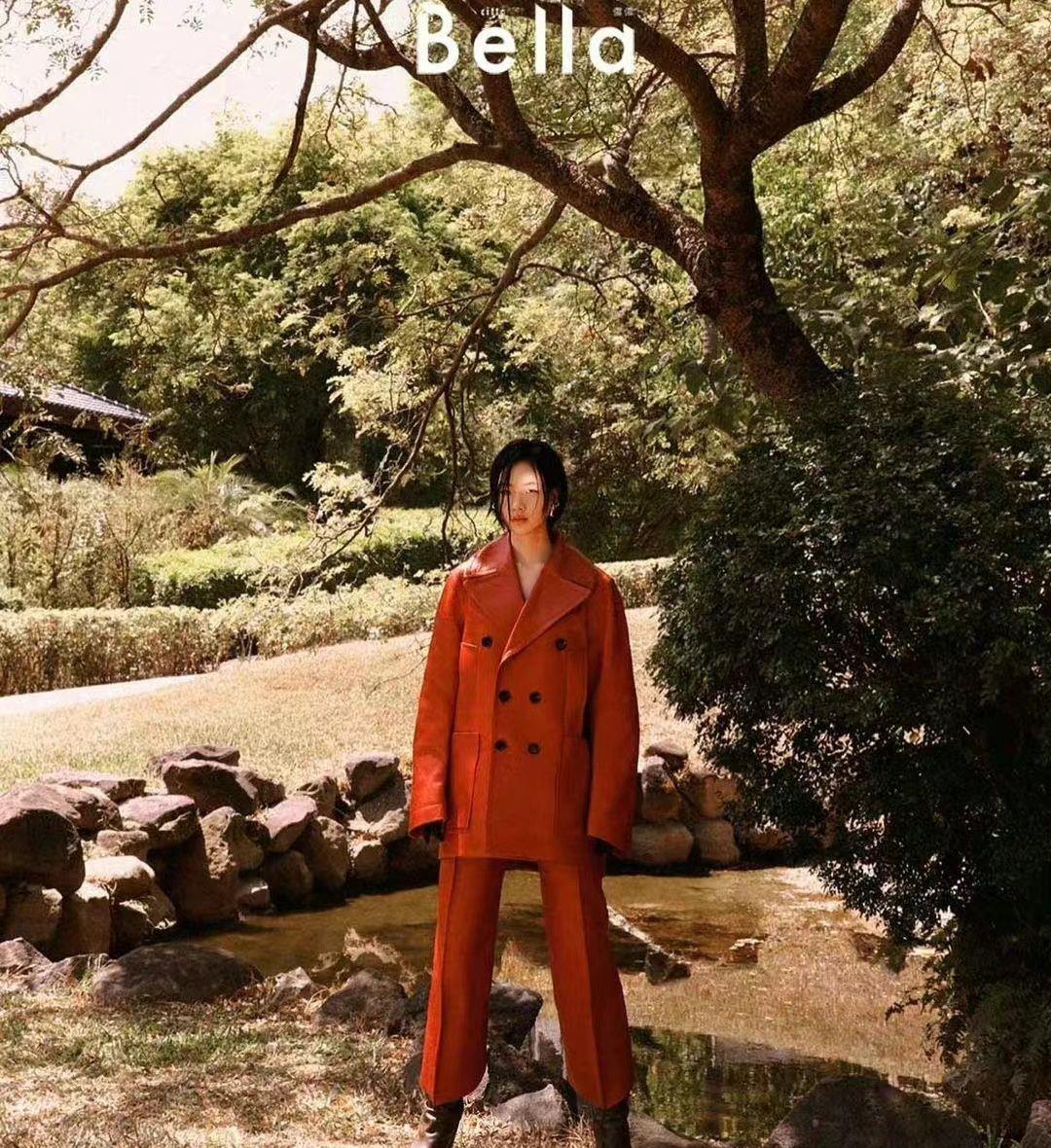 长裙 小S长女出道即登金九!剪短发更高级了,但一双小孩手却抢眼