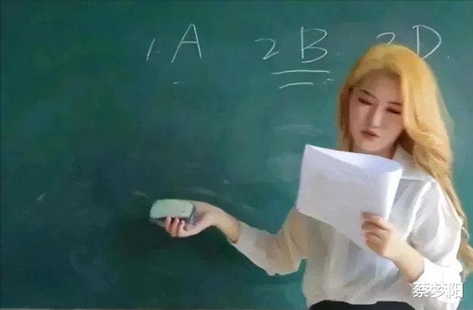 娱乐圈|回顾网红沈樵被拘,自拍15部视频,为赚钱亲自下海