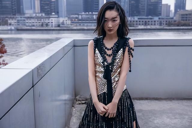 周冬雨|华少采访周冬雨:你姥爷去世时,你很伤心吧?周冬雨:我非常高兴