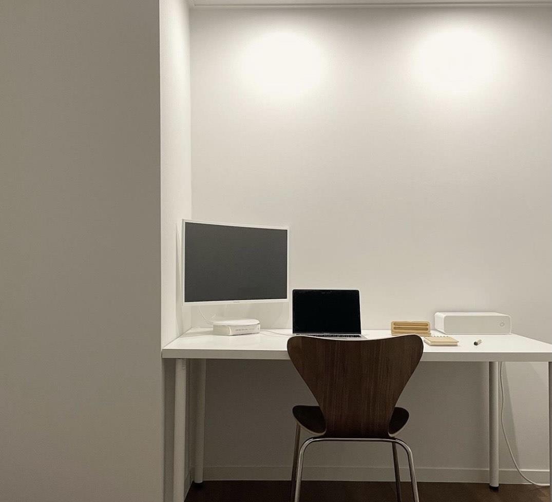 韩国25岁女主坚持“低欲生活”,全屋极简风十足,家居氛围美极了