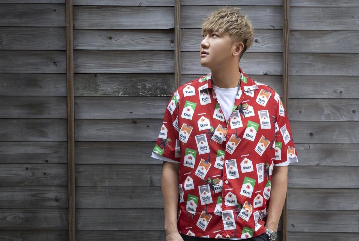 Angelababy|baby杨颖与男星关喆24小时两大瓜:被曝现身酒吧,一起滑雪游玩