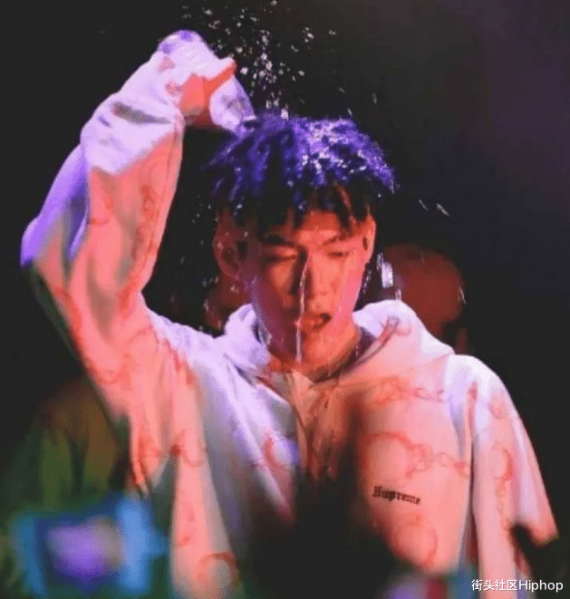 赵辰龙|封杀解禁？李京泽回归平台！赵辰龙发布“活着的传奇”