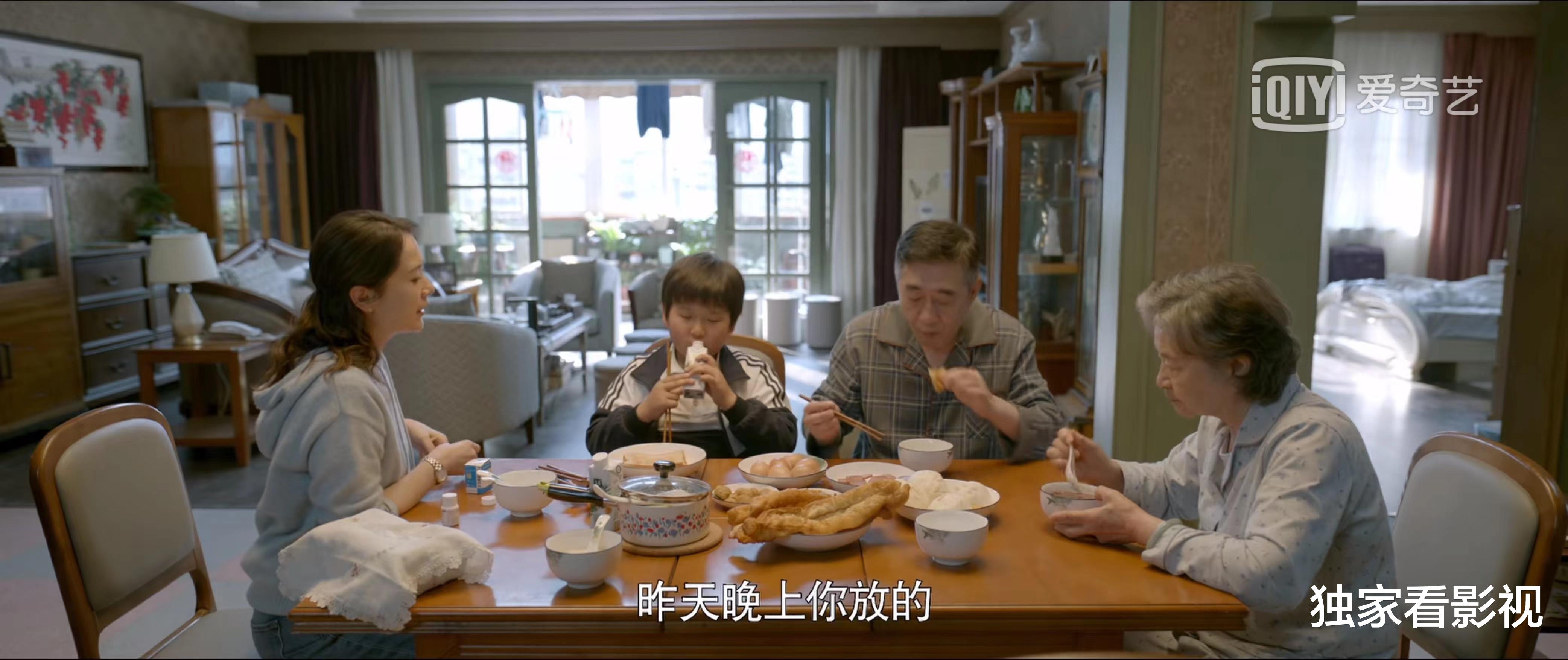 海清|45岁海清戏外美满,嫁高中初恋相爱超20年,14岁儿子是高颜值学霸