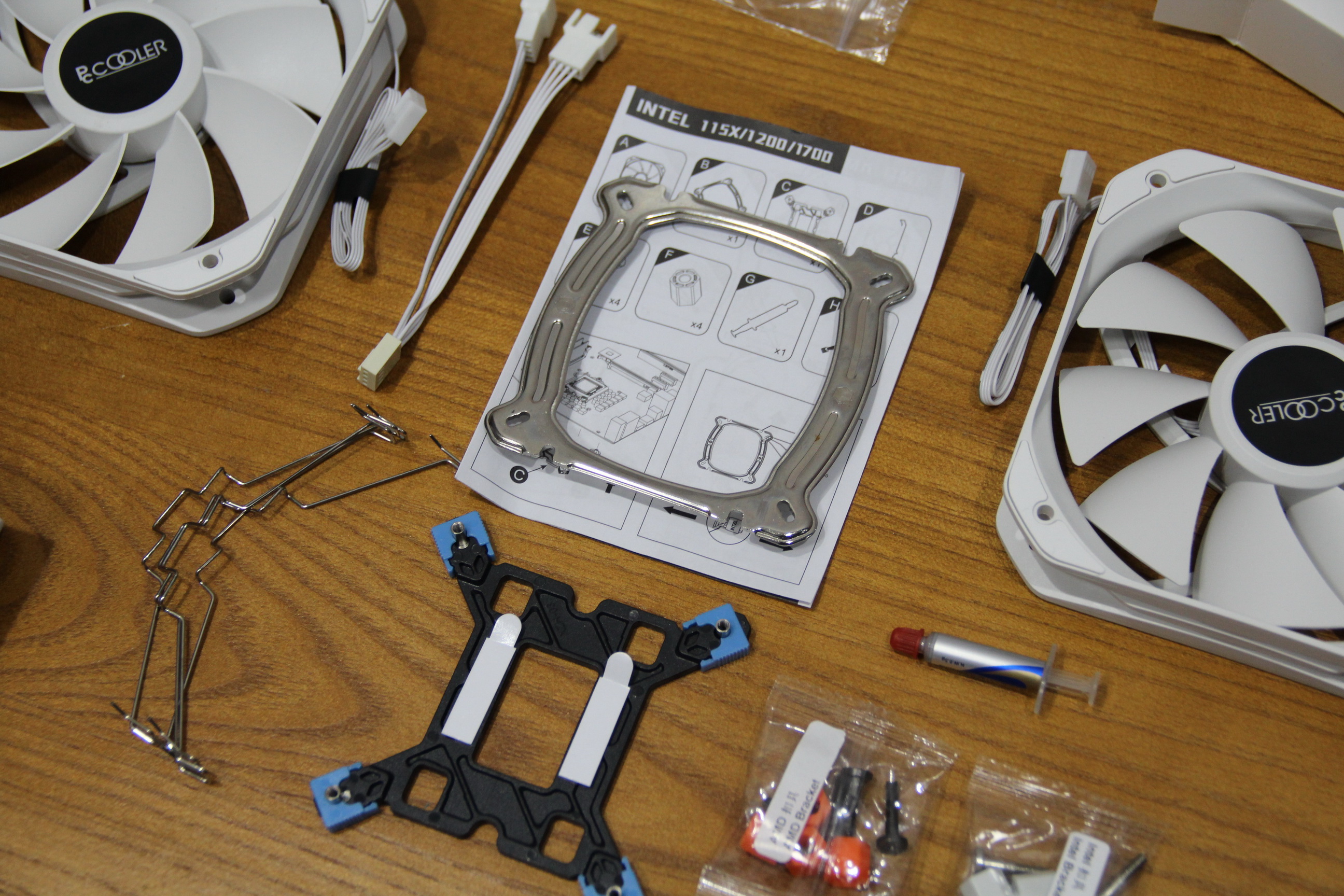 网游|装台电脑，玩二十年前的网游……用核显就行，五开丝滑！