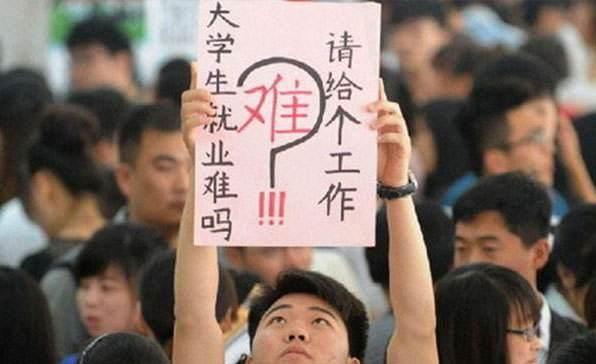 货车司机|又一行陷入用工荒？月薪加到2万，年轻人却不想干，70后成主力军