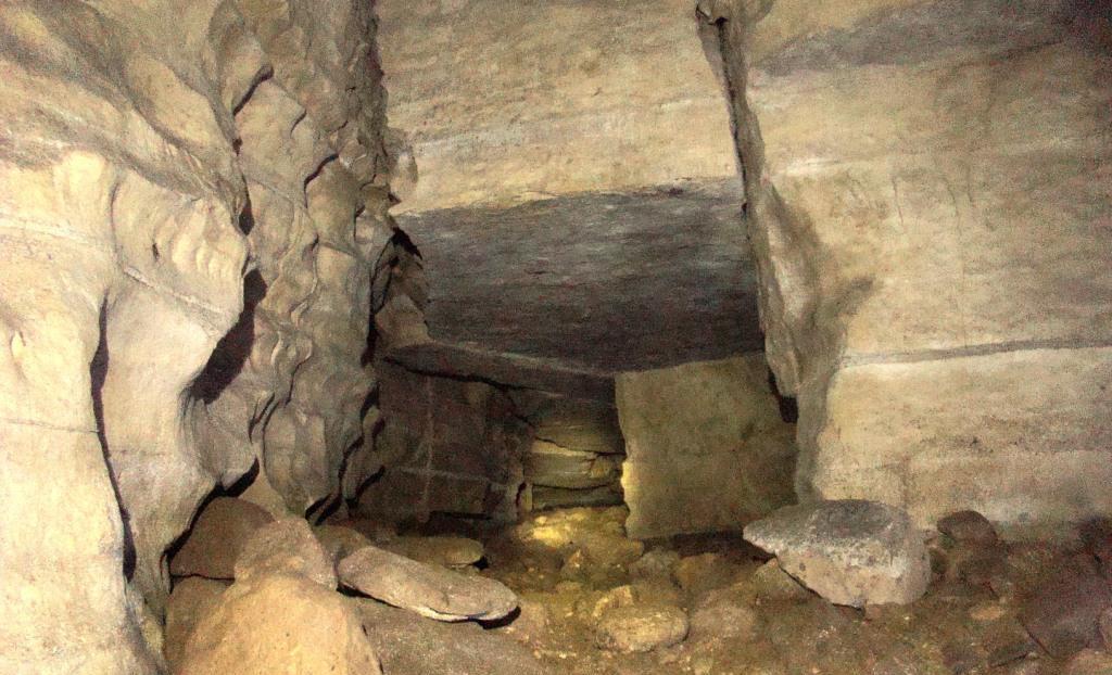 塔乌斯山洞发现距今12000年史前遗迹,宇航员阿姆斯特朗前往调查