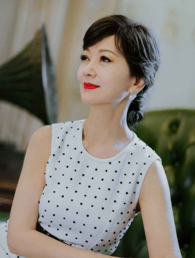 宋智雅 女人过了50岁,再没钱也别在这4个地方“小气”,会显得很没气质