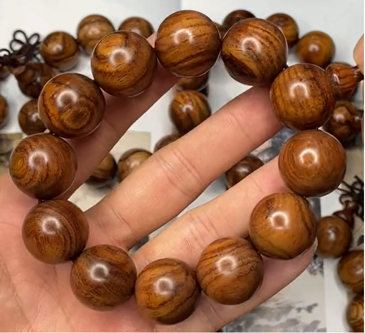 博物馆|哪种海黄手串,品质高,性价比高?