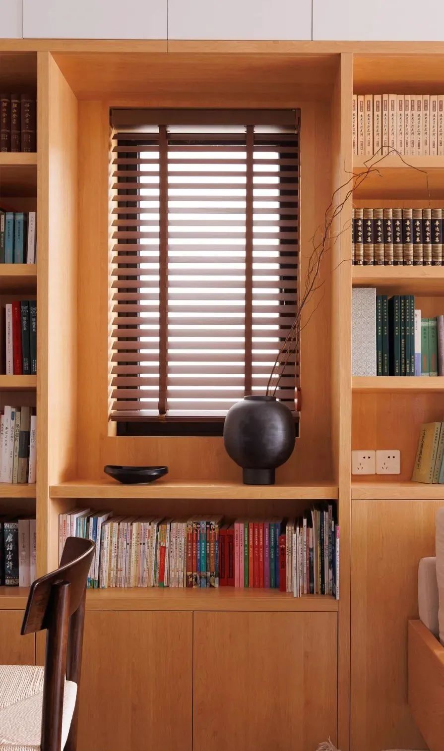 65㎡温馨明亮书香之家,仿若一家私人图书馆,足不出户沉浸式阅