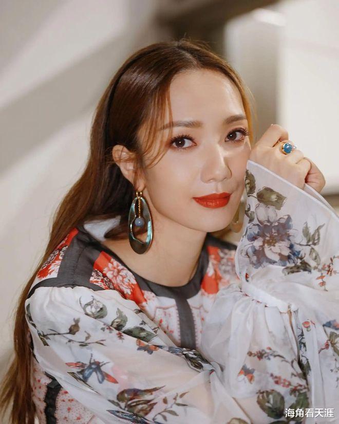 王君馨|TVB小花王君馨:演技、舞艺、打戏俱佳,一直在努力拼事业