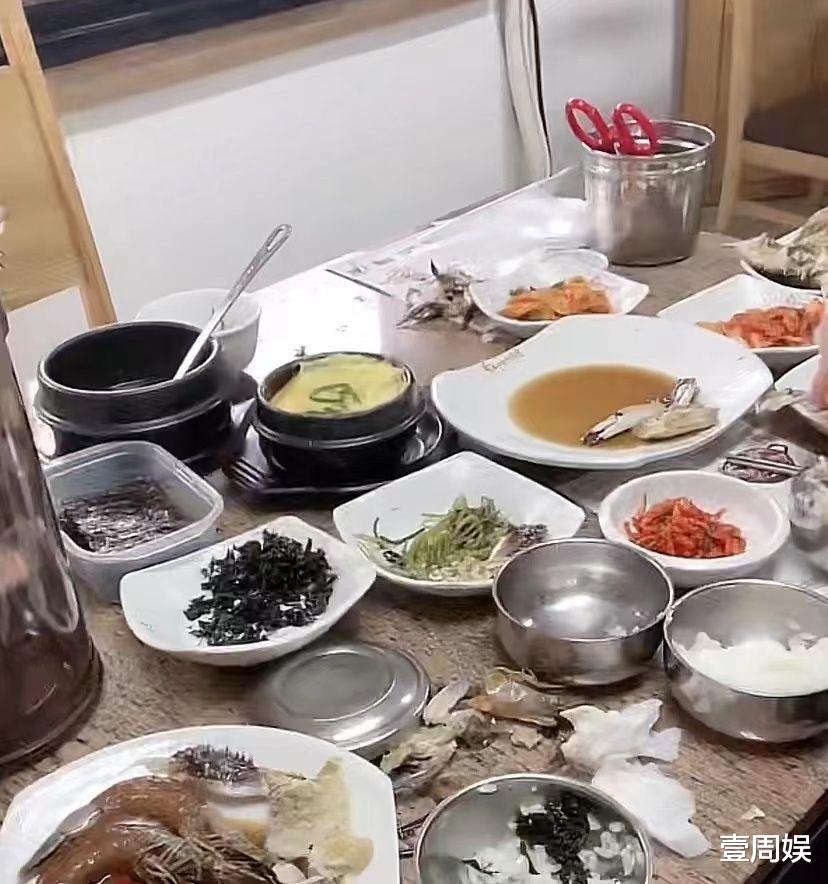 咸素媛|咸素媛跟陈华出门吃海鲜，花了14万韩币，丈夫一个举动引热议！