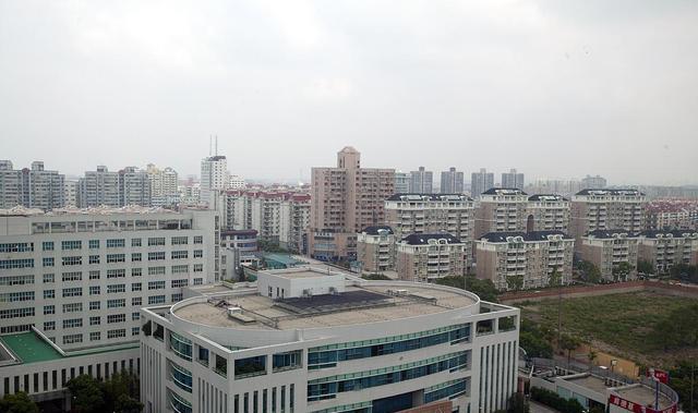 房价|100万存款无房产和100万房子无存款相比，谁更幸福？