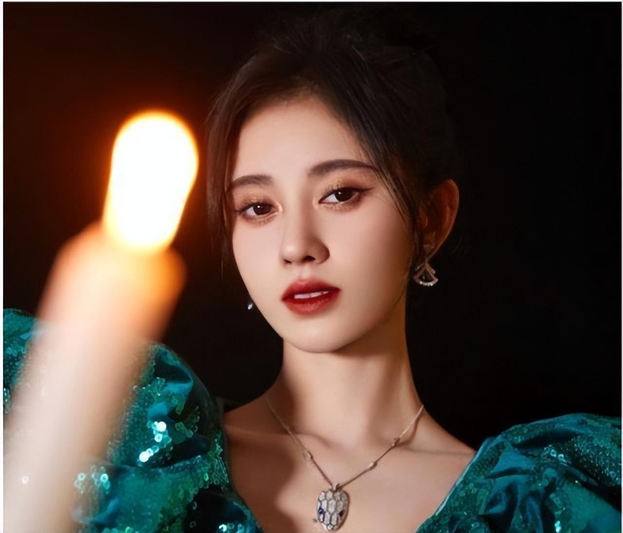 鞠婧祎|有专业人士称鞠婧祎整容太过了：脸部越完美，后遗症越严重