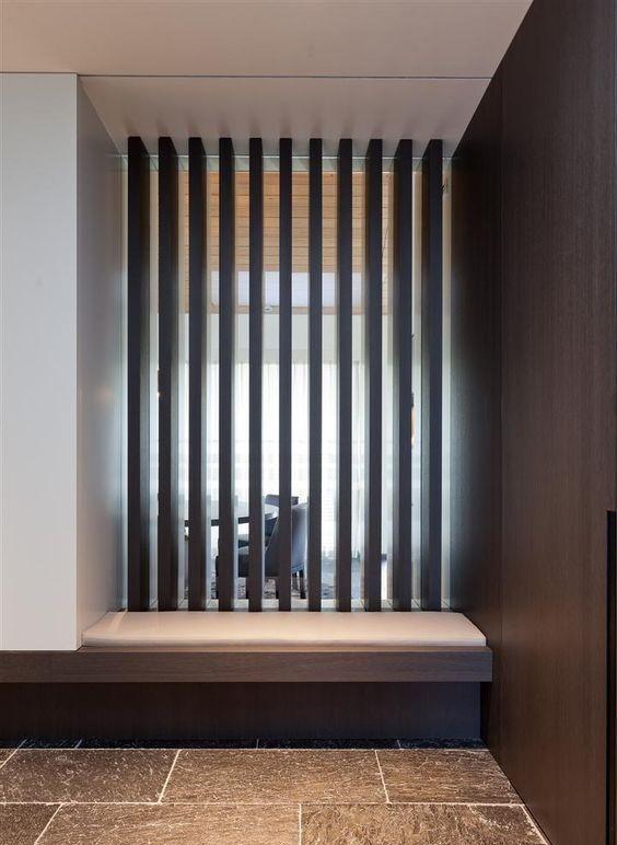 要装二套房了,这次打个样,玄关吊顶不用石膏板,木格栅效果更好