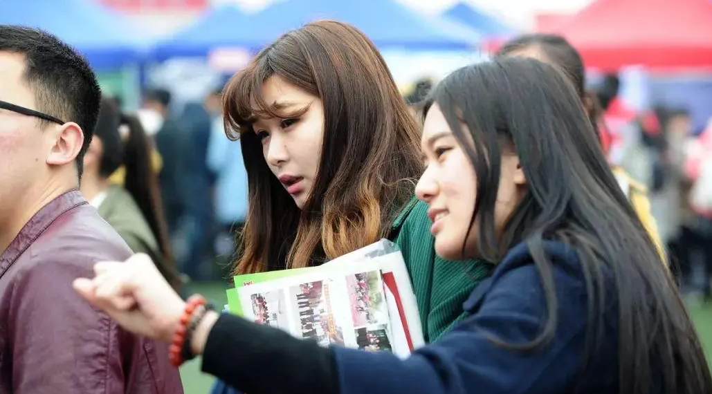 大学生|又一国企公开招聘500余岗位,前景广阔待遇佳,研究生报考更吃香