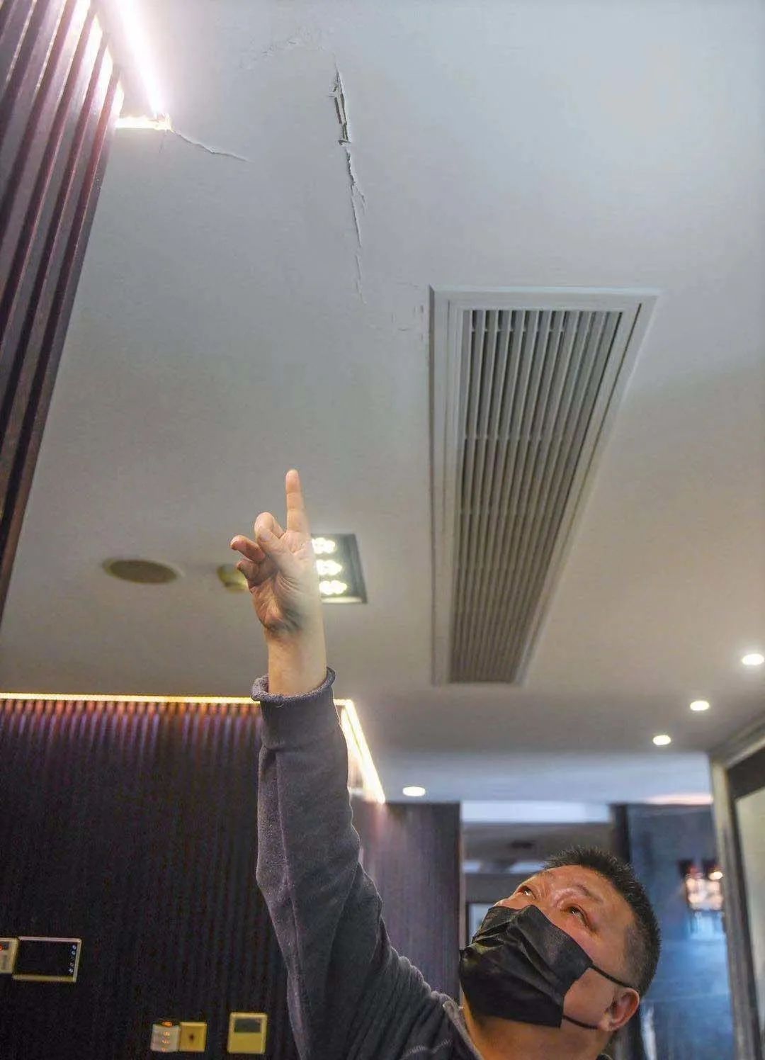 汤臣一品9500万的房,3次“漏水”和“反水”,业主:10多年没过舒坦日子