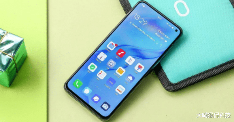 vivo|vivo新机亮相，7英寸大屏幕+80W+5000毫安，同样顶级4nm处理器