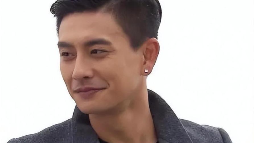 黄晓明|TVB五小生都是“假冻龄”：陈键锋越来越肿，黄宗泽满脸褶子！