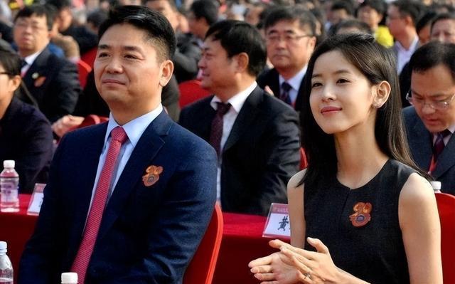 章泽天|“千亿富婆”章泽天：28岁身价1880亿，力保刘强东怀二胎洗白