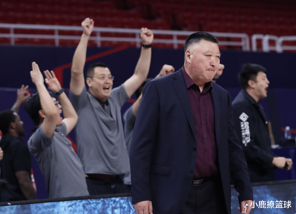 杨学增|正式签约！CBA名将拿到大合同，战辽宁轰22+10，杨学增没有亏待他